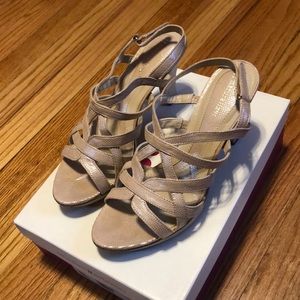 Naturalizer heels size 9.5, taupe